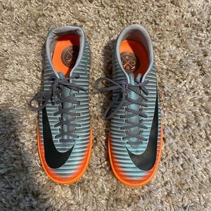 Women’s indoor soccer turf cleats